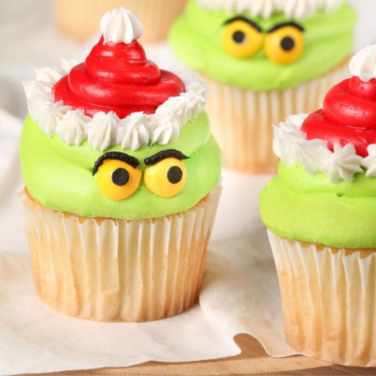 Comment faire des cupcakes Grinch (tutoriel étape par étape)