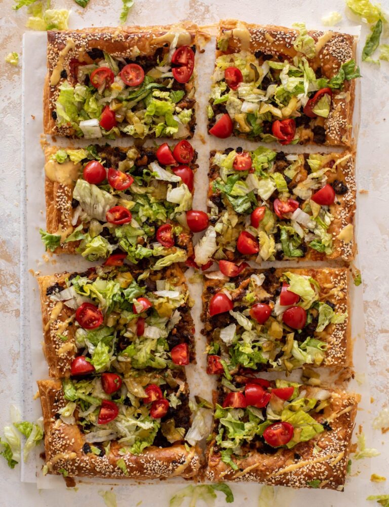 Pizza feuilletée au cheeseburger
