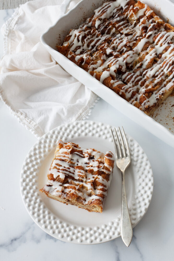 Casserole de petit-déjeuner à la cannelle pour la nuit