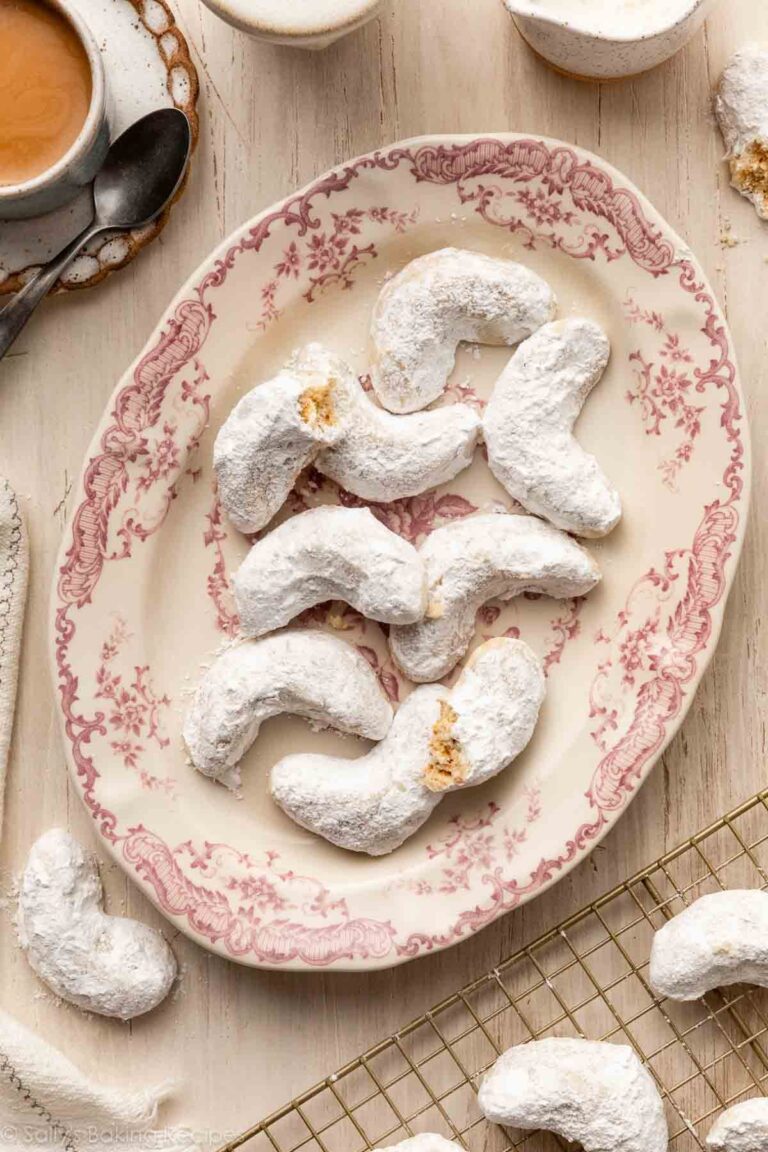 Biscuits au croissant aux amandes – Sally’s Baking Addiction