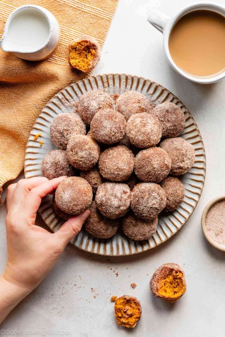 Mini muffins à la citrouille et au sucre à la cannelle