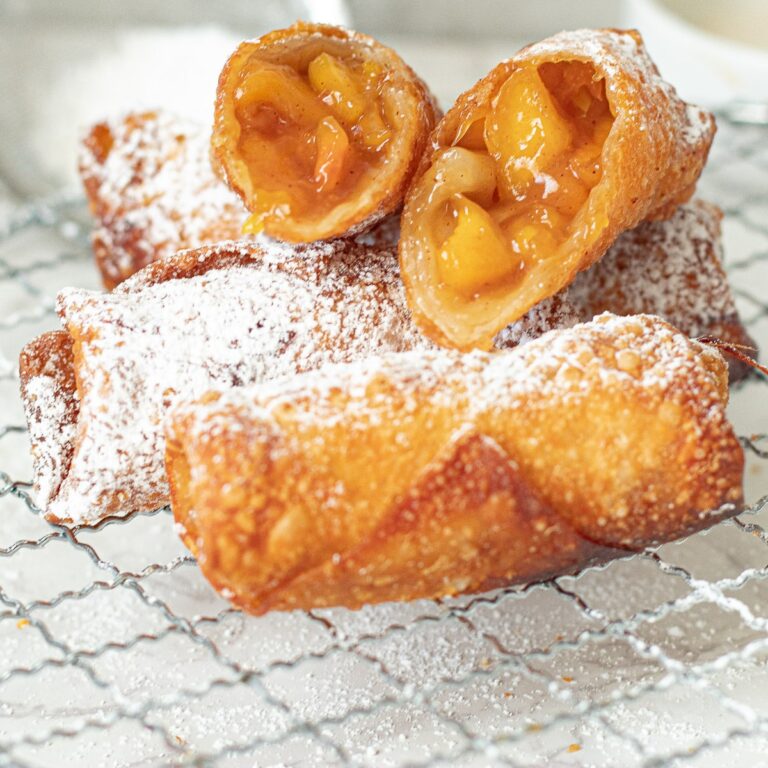 Rouleaux aux œufs aux pêches et au cordonnier – Faciles, frits ou à la friteuse à air !