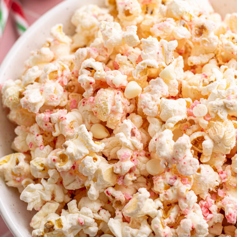 Popcorn au chocolat blanc et à la menthe poivrée – Olivia’s Kitchen