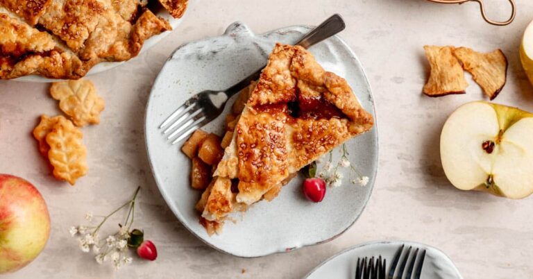 Tarte aux pommes sans gluten avec croûte feuilletée