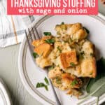 Farce de Thanksgiving sans gluten avec sauge et oignon (option mijoteuse)