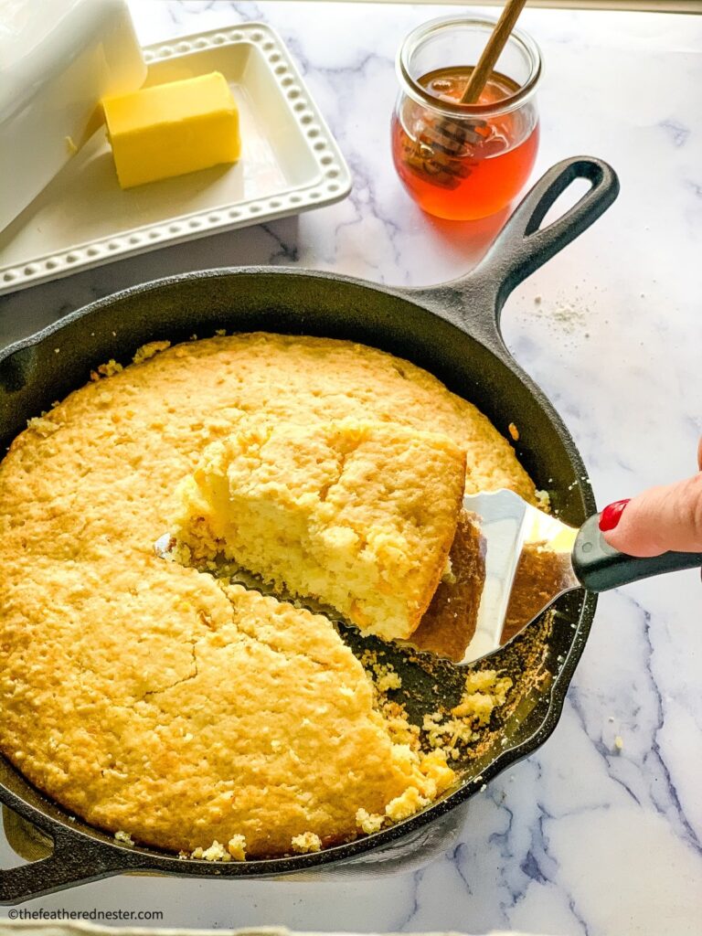 Pain de maïs Bisquick sans semoule de maïs – Feathered Nester