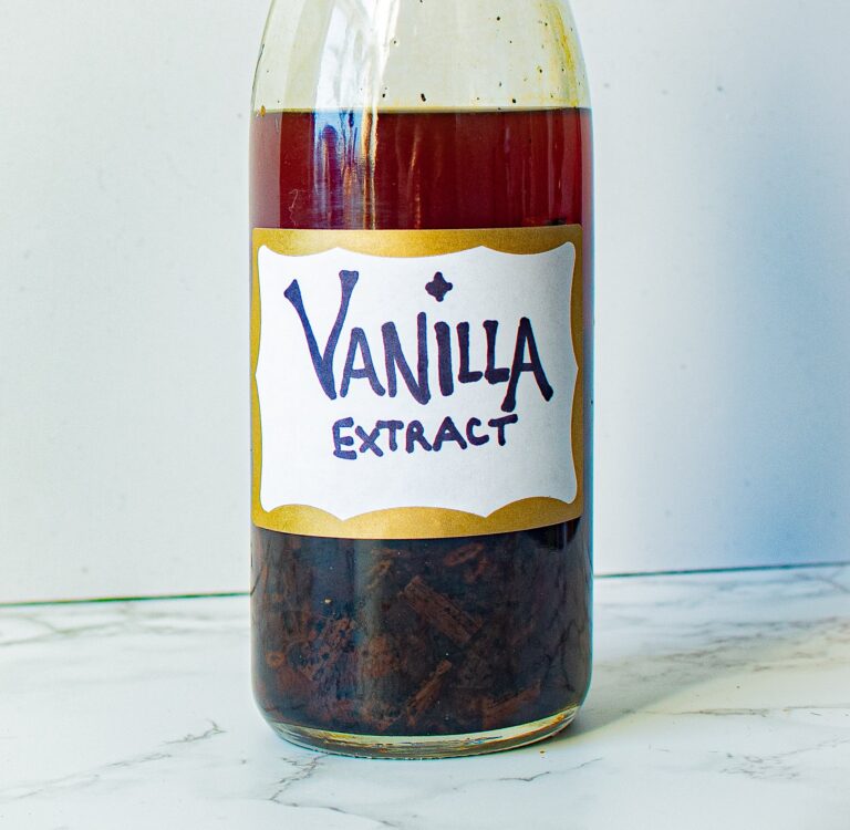 Comment faire de l’extrait de vanille (recette pour l’extrait de vanille maison)