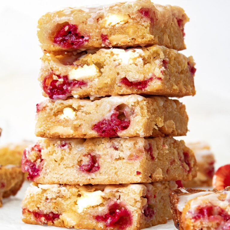 Blondies de framboises et de chocolat blanc – Le meilleur!